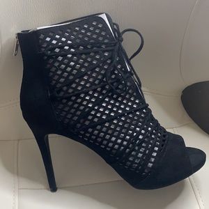Super cute and comfy black open toe bootie/sandal